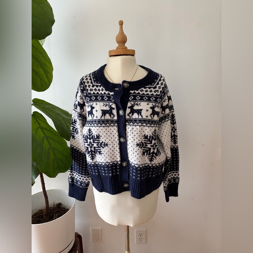 Old Navy Chunky Fair Isle Cardigan Navy & White Button Front Cozy Sweater - Picture 2 of 6